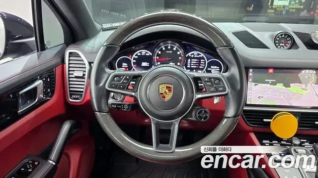 Porsche Cayenne 2021 — Photo 2/20