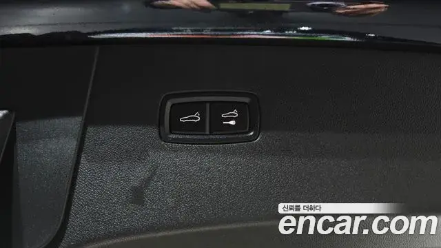 Porsche Cayenne 2021 — Photo 7/20