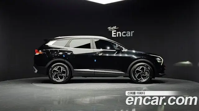 Kia Sportage 2021 — ფოტო 18/20