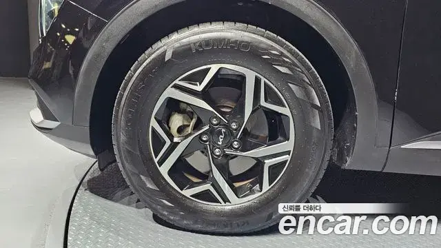Kia Sportage 2021 — ფოტო 11/20