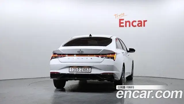 Hyundai The New Avante Hybrid 2021 — Photo 3/20