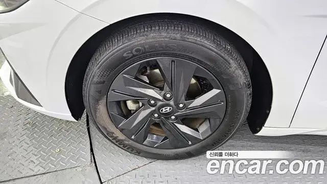 Hyundai The New Avante Hybrid 2021 — Photo 1/20
