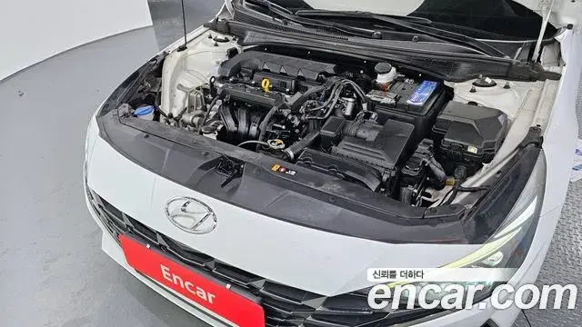 Hyundai The New Avante Hybrid 2021 — Photo 10/20