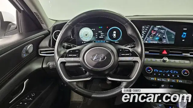 Hyundai The New Avante Hybrid 2021 — Photo 13/20