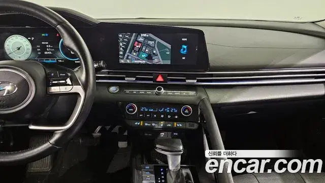 Hyundai The New Avante Hybrid 2021 — Photo 9/20