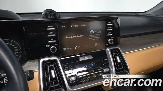 Kia Sorento 2020 — ფოტო 17/20