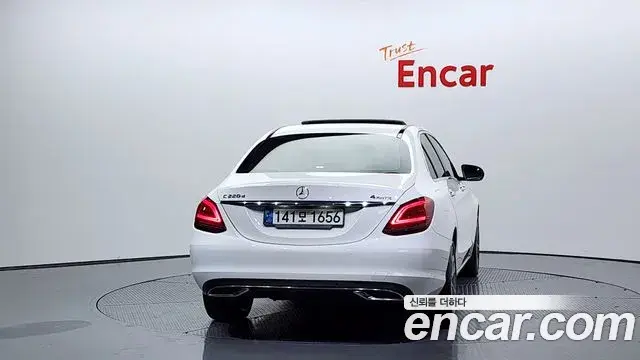 Mercedes-Benz C-Class 2020 — Şəkil 18/20