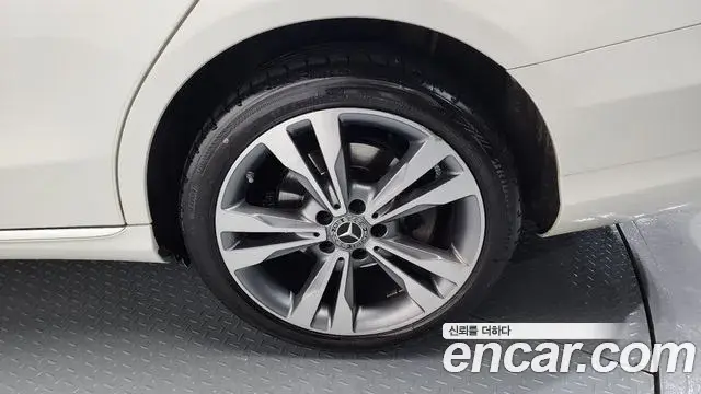 Mercedes-Benz C-Class 2020 — Şəkil 8/20