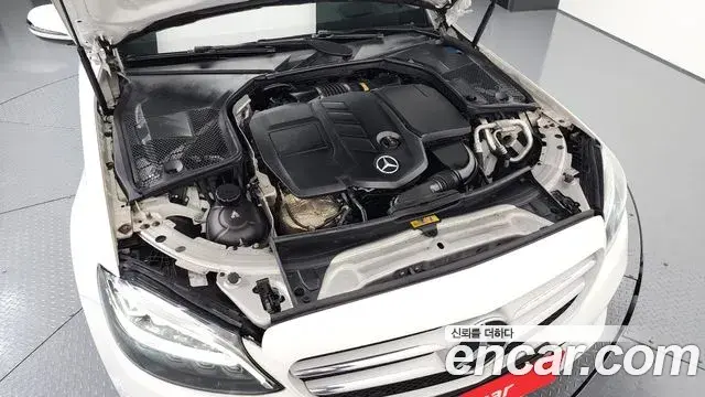 Mercedes-Benz C-Class 2020 — Şəkil 13/20