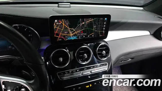 Mercedes-Benz GLC-Class 2022 — Photo 7/20