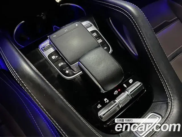 Mercedes-Benz GLE-Class 2020 — Photo 2/20