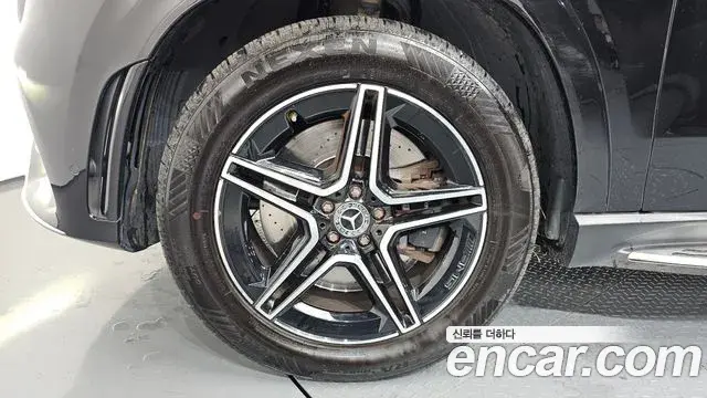 Mercedes-Benz GLE-Class 2020 — ფოტო 11/20