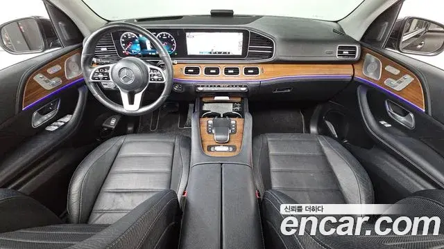 Mercedes-Benz GLE-Class 2020 — ფოტო 8/20