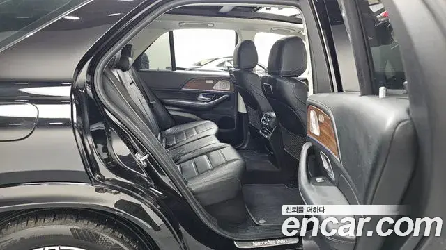 Mercedes-Benz GLE-Class 2020 — ფოტო 18/20