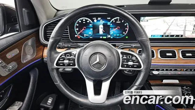 Mercedes-Benz GLE-Class 2020 — ფოტო 5/20