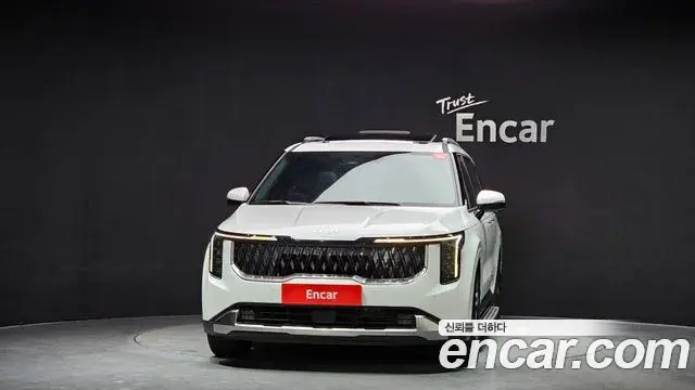 Kia Carnival 2023 — ფოტო 6/20
