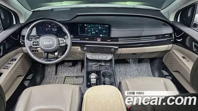 Kia Carnival 2023 — ფოტო 11/20