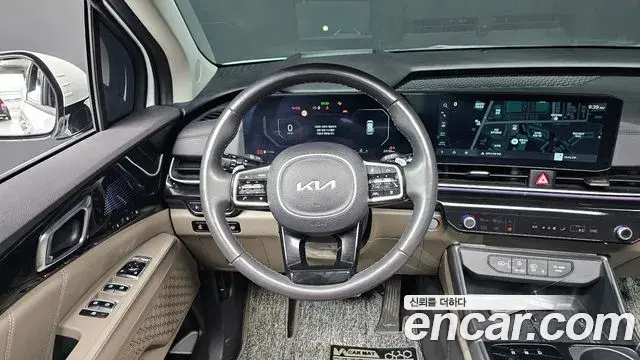 Kia Carnival 2023 — ფოტო 14/20