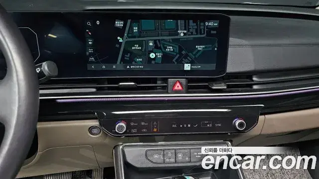 Kia Carnival 2023 — ფოტო 15/20