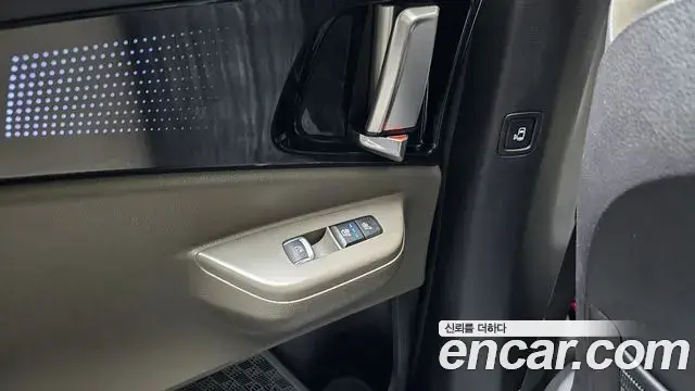 Kia Carnival 2023 — ფოტო 20/20