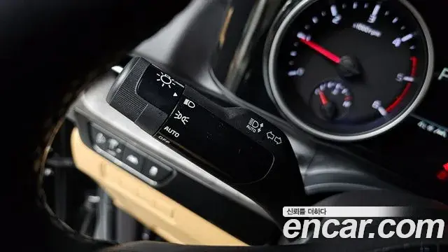 Kia Carnival 2020 — Фото 15/20