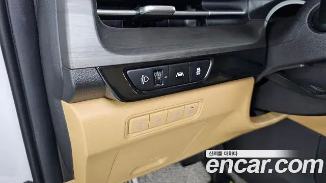 Kia Carnival 2023 — Фото 18/20