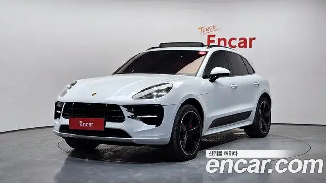 Porsche Macan 2021 — Photo 6/20