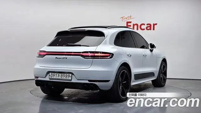 Porsche Macan 2021 — Photo 8/20