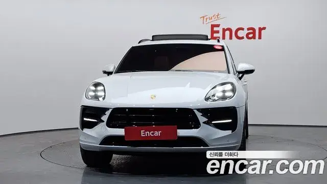 Porsche Macan 2021 — Photo 3/20
