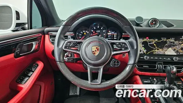 Porsche Macan 2021 — Photo 20/20