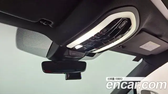 Porsche Macan 2021 — Photo 12/20