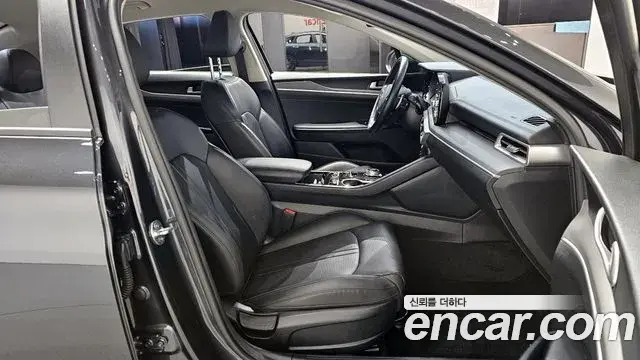 Kia K5 2019 — Photo 2/20