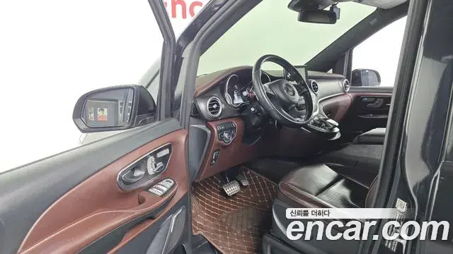 Mercedes-Benz V-Class 2018 — Şəkil 7/20
