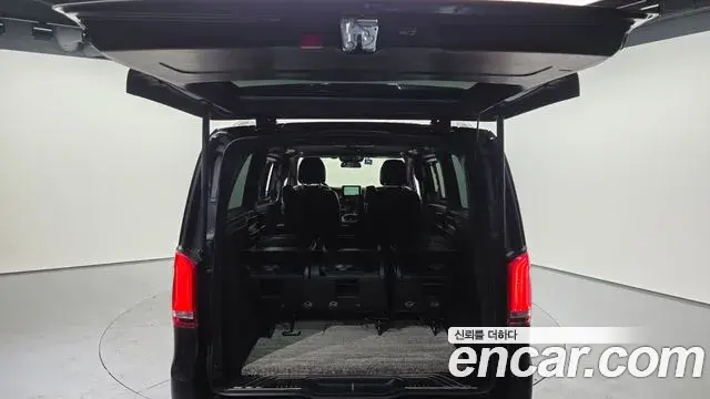 Mercedes-Benz V-Class 2018 — Şəkil 12/20