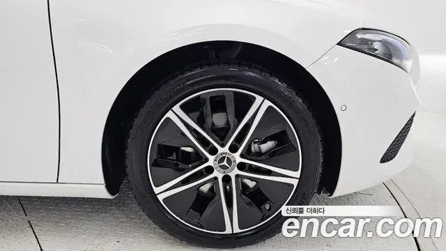 Mercedes-Benz A-Class 2025 — ფოტო 12/17