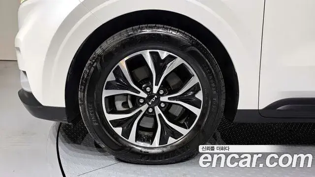 Kia Carnival 2023 — Şəkil 7/20