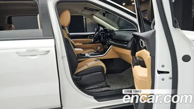 Kia Carnival 2023 — Şəkil 13/20