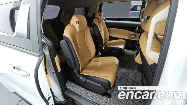 Kia Carnival 2023 — Şəkil 11/20