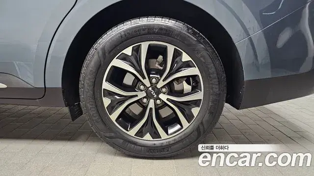 Kia Carnival 2022 — Фото 5/20