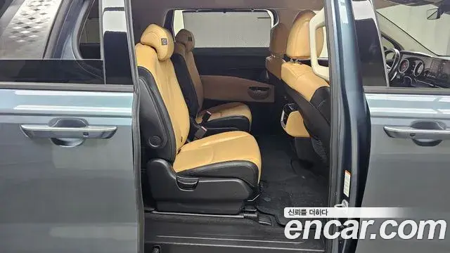 Kia Carnival 2022 — Фото 12/20