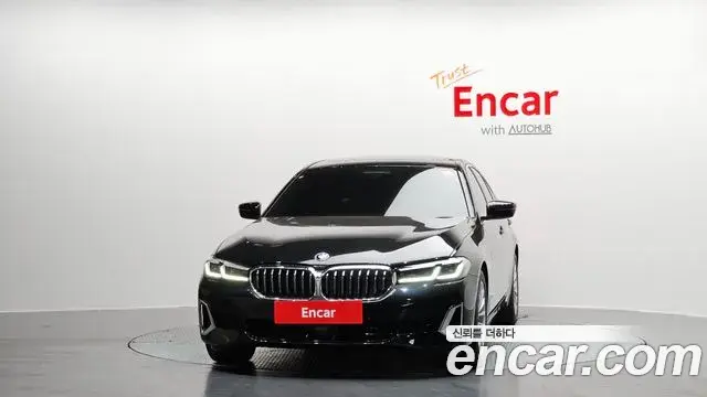 BMW 5 Series 2023 — ფოტო 8/20