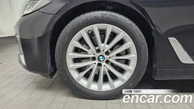 BMW 5 Series 2023 — ფოტო 5/20