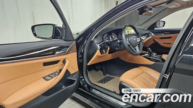 BMW 5 Series 2023 — ფოტო 2/20