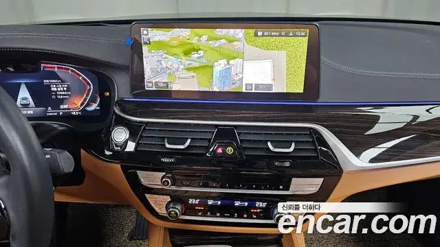 BMW 5 Series 2023 — ფოტო 18/20