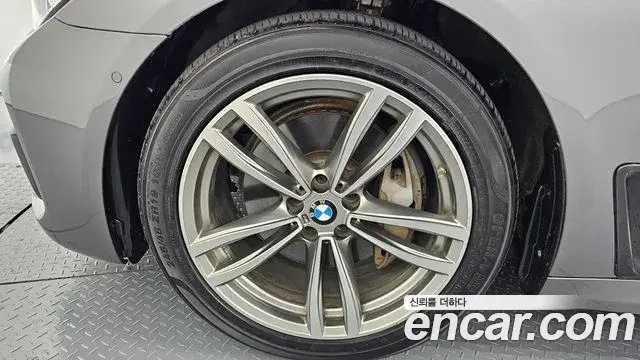 BMW 7 Series 2018 — ფოტო 9/20