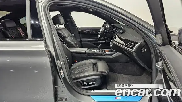 BMW 7 Series 2018 — ფოტო 11/20