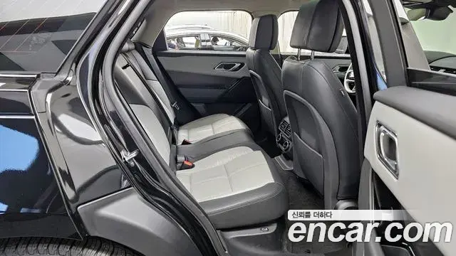 Land Rover Range Rover Velar 2024 — Photo 10/20
