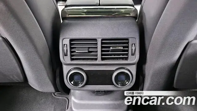 Land Rover Range Rover Velar 2024 — Photo 14/20
