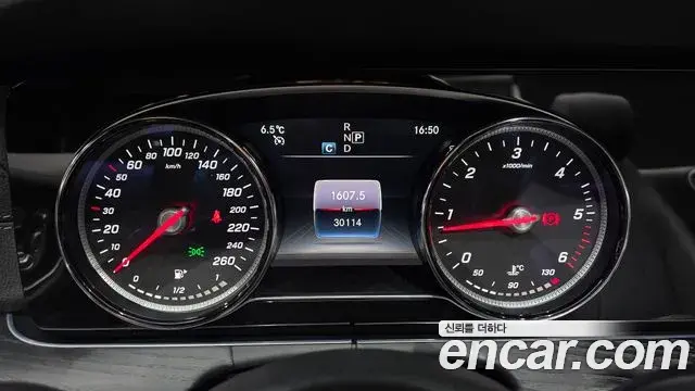 Mercedes-Benz E-Class 2019 — Photo 10/20