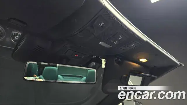 Mercedes-Benz E-Class 2019 — Photo 11/20